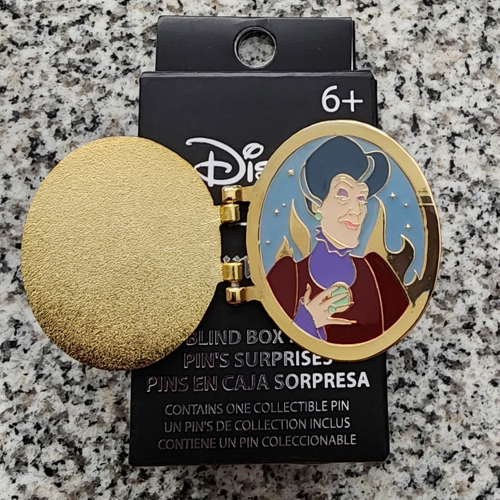 Loungefly Disney Villains Portrait Hinge Locket Pin Cinderella Lady Tremaine🗝